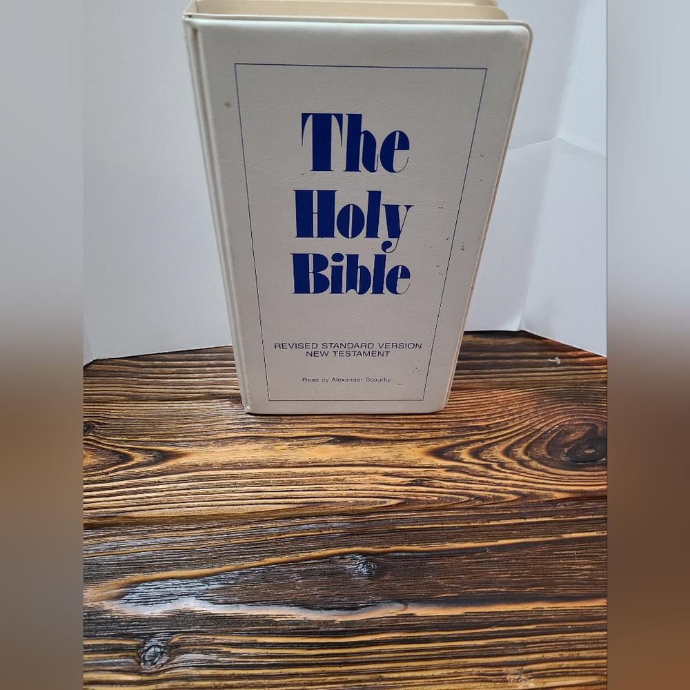 The Holy Bible Revised Standard Version New Testament on Audio Cassette